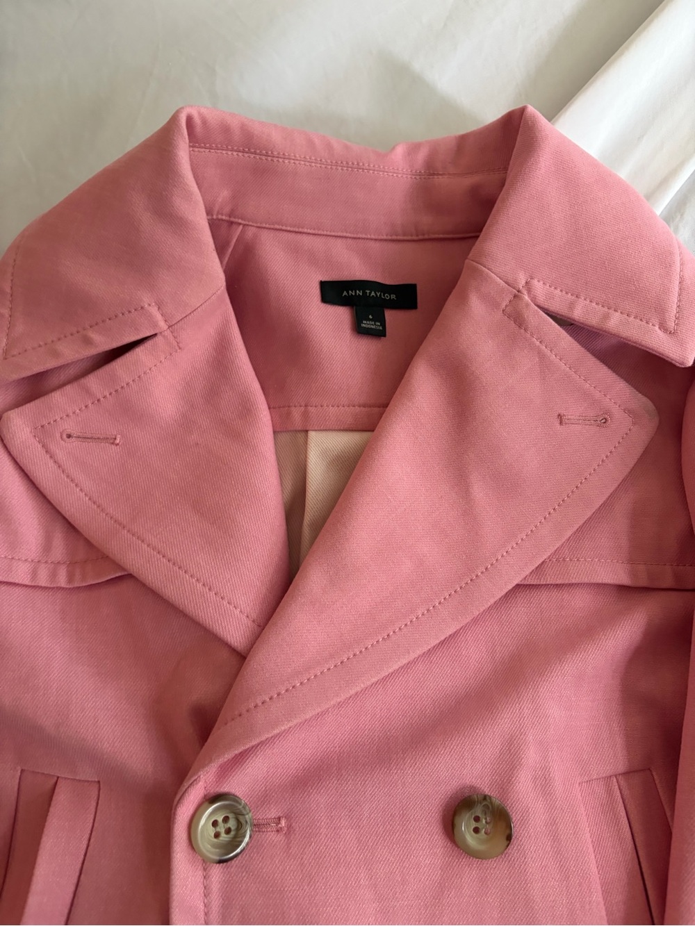 Ann Taylor Pink Cropped Double-Breasted Blazer Size 6 - Picture 6 of 10